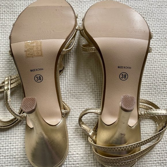 Champagne Gold Shoes - Size 8 - Picture 4 of 4